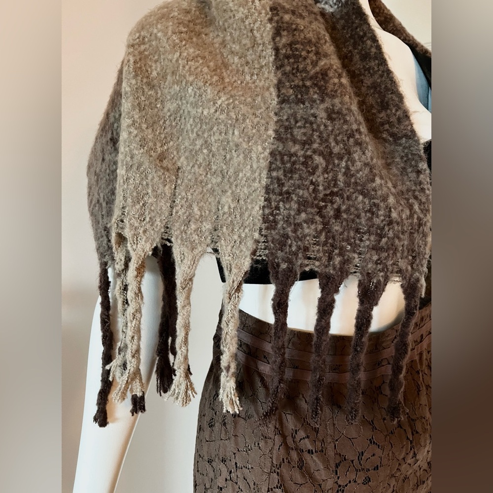 PIECES Women's Multi Tone Plaid Knit Scarf Brown/Beige/Oatmeal - Picture 7 of 8